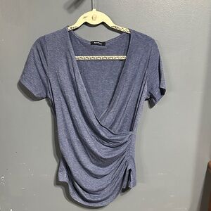 Stylish Draped V-Neck Short Sleeve Tee in Blue